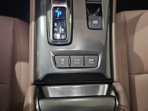 Lexus LBX 1.5 136cv HEV Elegant+