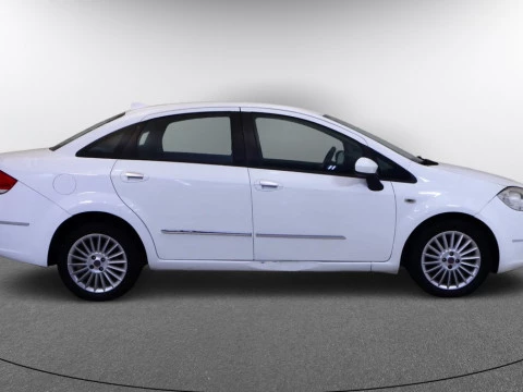 Fiat LINEA sedan 1.6 MULTIJET 16V 105BHP EMOTION 4P