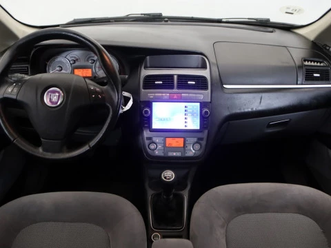 Fiat LINEA sedan 1.6 MULTIJET 16V 105BHP EMOTION 4P