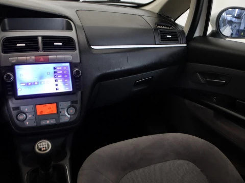 Fiat LINEA sedan 1.6 MULTIJET 16V 105BHP EMOTION 4P