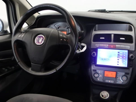 Fiat LINEA sedan 1.6 MULTIJET 16V 105BHP EMOTION 4P