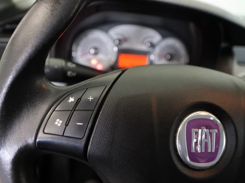 Fiat LINEA sedan 1.6 MULTIJET 16V 105BHP EMOTION 4P