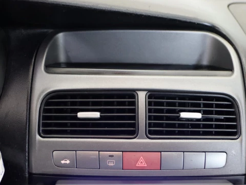 Fiat LINEA sedan 1.6 MULTIJET 16V 105BHP EMOTION 4P