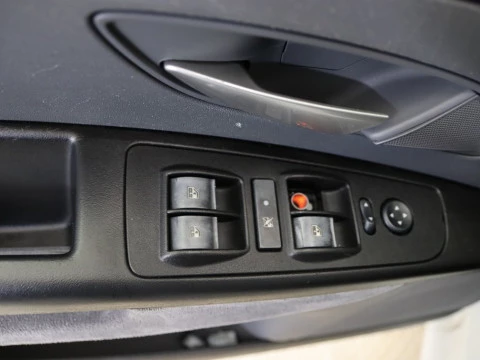 Fiat LINEA sedan 1.6 MULTIJET 16V 105BHP EMOTION 4P