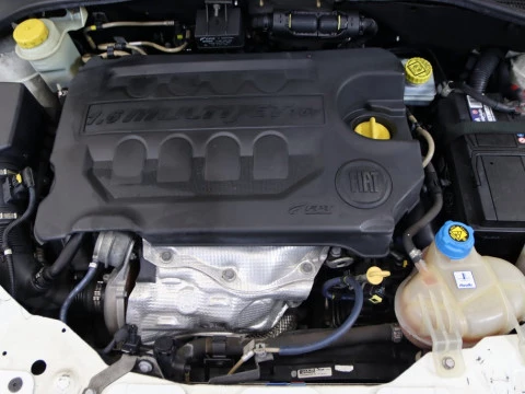 Fiat LINEA sedan 1.6 MULTIJET 16V 105BHP EMOTION 4P