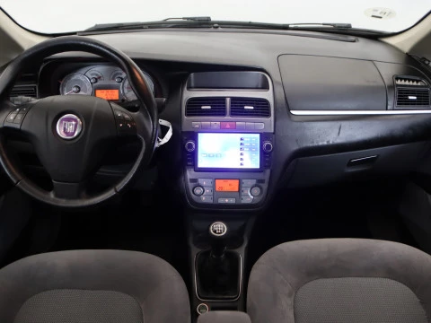 Fiat LINEA sedan 1.6 MULTIJET 16V 105BHP EMOTION 4P