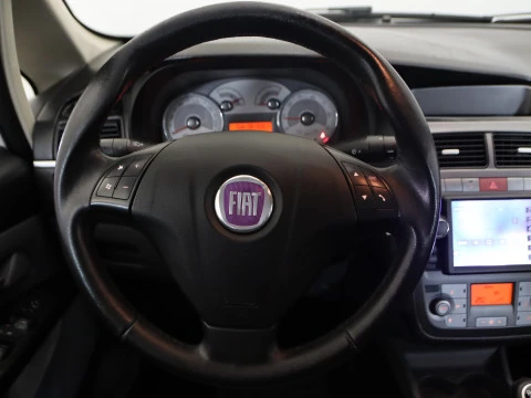 Fiat LINEA sedan 1.6 MULTIJET 16V 105BHP EMOTION 4P