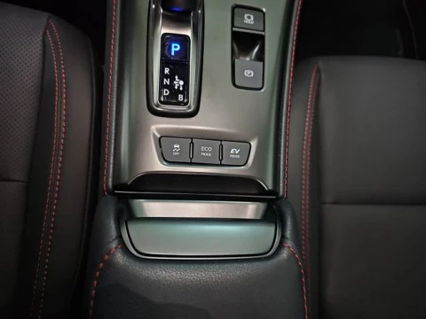 Lexus LBX 1.5 136cv HEV Elegant+ Black