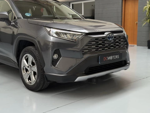 Toyota Rav4 2.5l hybrid 2WD Advance