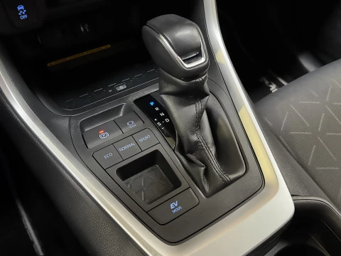 Toyota Rav4 2.5l hybrid 2WD Advance