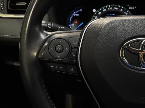 Toyota Rav4 2.5l hybrid 2WD Advance