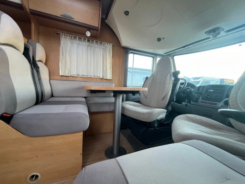 PILOTE AVENTURE AVENTURA G690