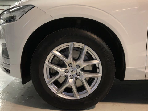 Volvo XC60 2.0 D5 MOMENTUM AUTO 4WD 5P