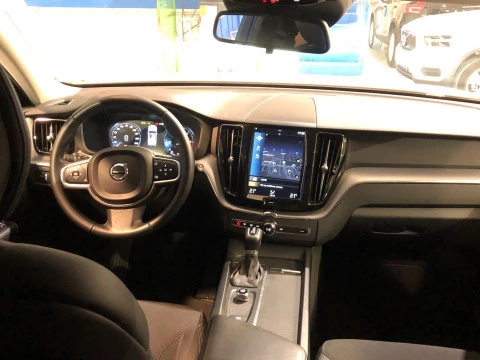 Volvo XC60 2.0 D5 MOMENTUM AUTO 4WD 5P