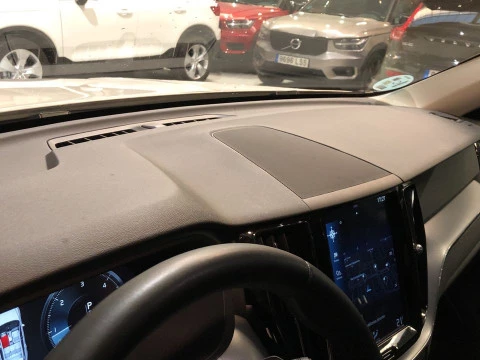 Volvo XC60 2.0 D5 MOMENTUM AUTO 4WD 5P