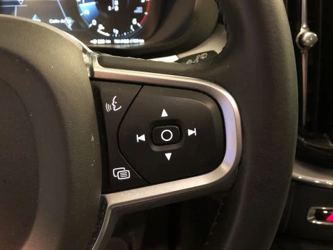 Volvo XC60 2.0 D5 MOMENTUM AUTO 4WD 5P