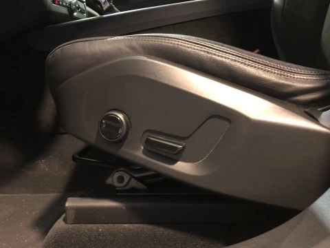 Volvo XC60 2.0 D5 MOMENTUM AUTO 4WD 5P