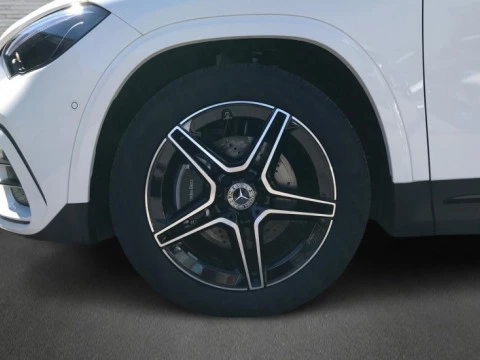 Mercedes-Benz GLA  200 d