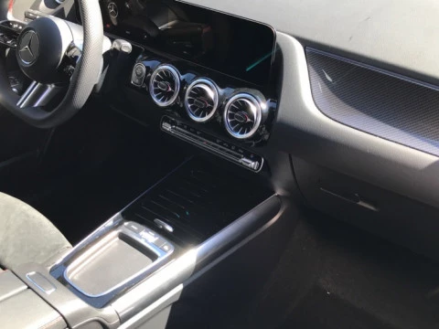 Mercedes-Benz GLA  200 d