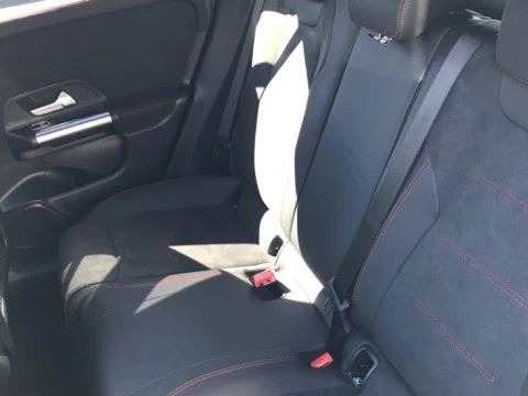 Mercedes-Benz GLA  200 d