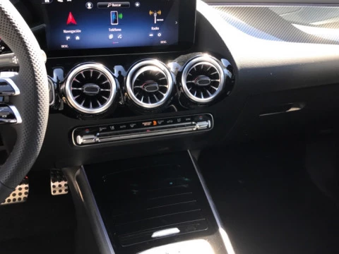Mercedes-Benz GLA  200 d