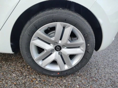 Renault Clio Evolution full hybrid E-Tech 145 (103Kw)