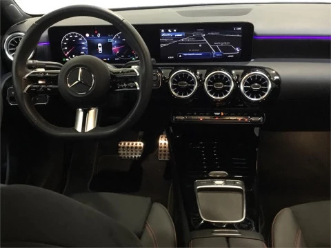 Mercedes-Benz Clase A 180 Sedán