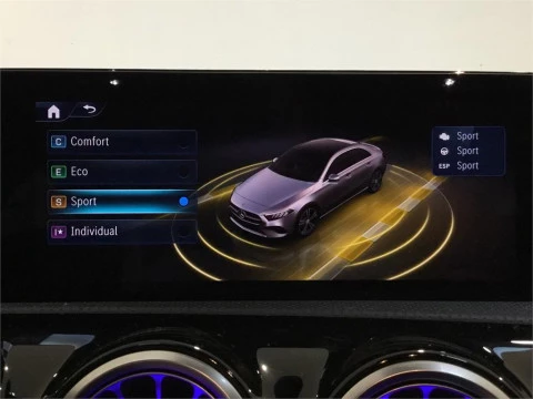 Mercedes-Benz Clase A 180 Sedán