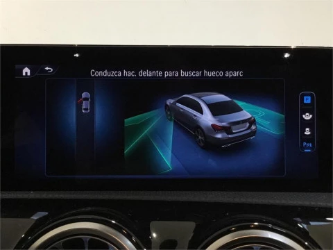 Mercedes-Benz Clase A 180 Sedán