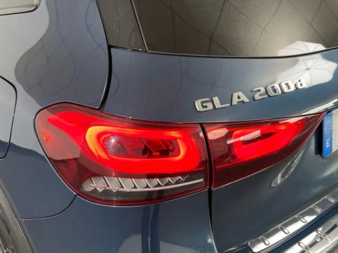 Mercedes-Benz GLA GLA 200 D