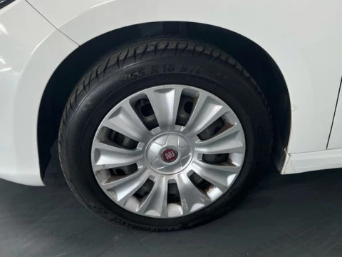 Fiat Tipo 1.6 Lounge 88kW (120CV) diesel Mjet 5P