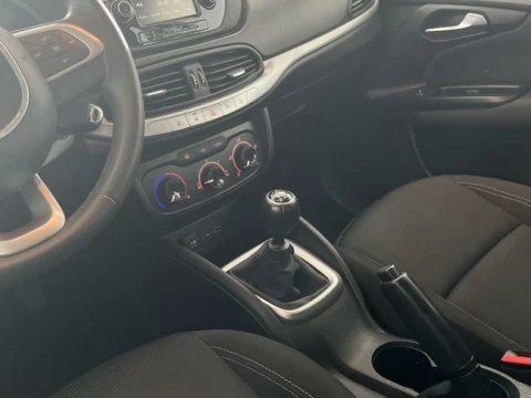 Fiat Tipo 1.6 Lounge 88kW (120CV) diesel Mjet 5P