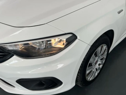 Fiat Tipo 1.6 Lounge 88kW (120CV) diesel Mjet 5P