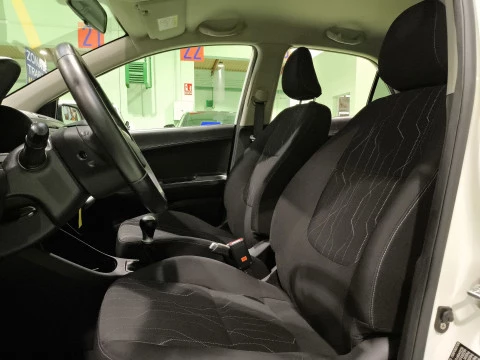 Kia Picanto 1.0  CVVT Tech 49 kW (66 CV)
