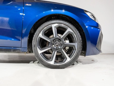 Audi A1 Sportback Adrenal Black 30TFSI 85kW S tr