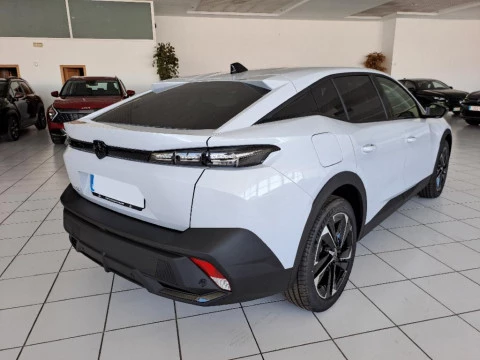 Peugeot 408 1.2 MHEV 145 E-DCS6 ALLURE 5P