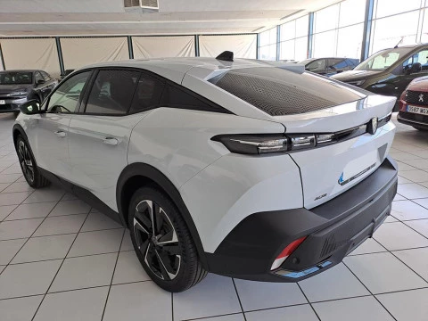 Peugeot 408 1.2 MHEV 145 E-DCS6 ALLURE 5P