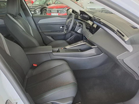 Peugeot 408 1.2 MHEV 145 E-DCS6 ALLURE 5P