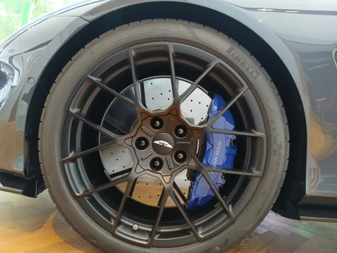 Aston Martin Vanquish 5.2 V12 Auto