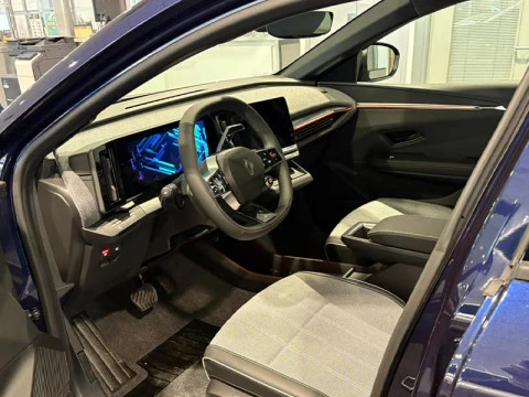 Renault Megane E-Tech Techno 160kW (220CV) autonomía confort Renault Megane E-Tech Techno 160kW (220CV) autonomía confort