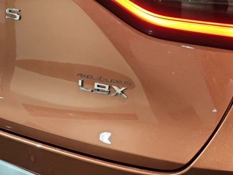 Lexus LBX 1.5 136cv HEV Elegant+ Black