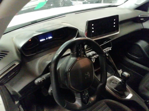 Peugeot 2008 Active BlueHDI 81kW (110CV)