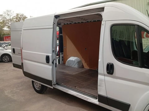 Citroën Jumper BlueHDi 103KW (140CV) Furgón 35L2H2