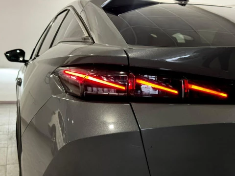 Peugeot 408 GT PURETECH 130 EAT8