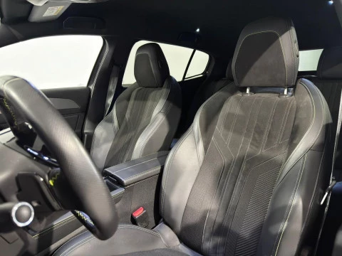 Peugeot 408 GT PURETECH 130 EAT8