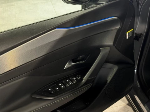 Peugeot 408 GT PURETECH 130 EAT8