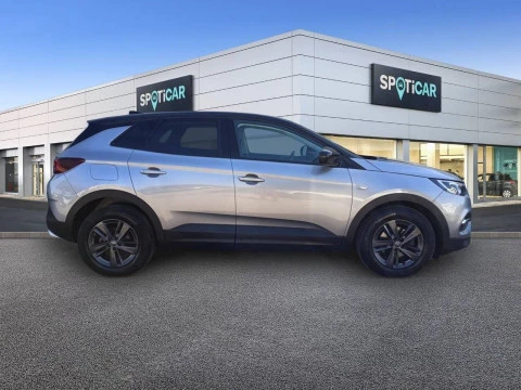 Opel Grandland X 1.2 Turbo Design & Tech