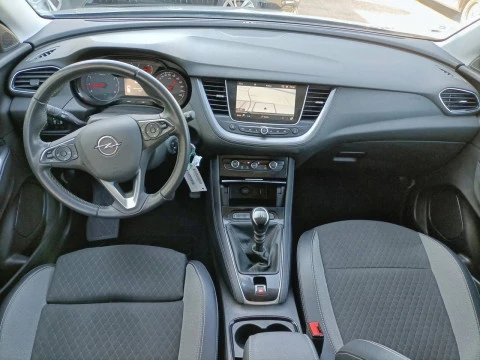 Opel Grandland X 1.2 Turbo Design & Tech