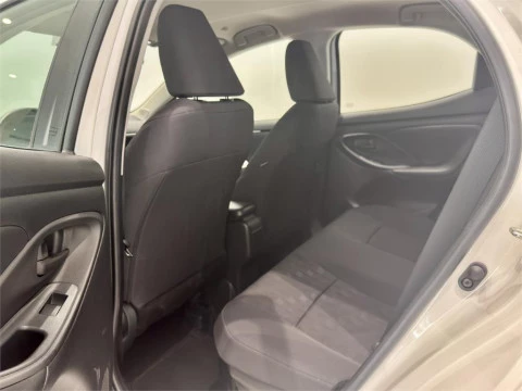 Toyota Yaris ACTIVE PLUS