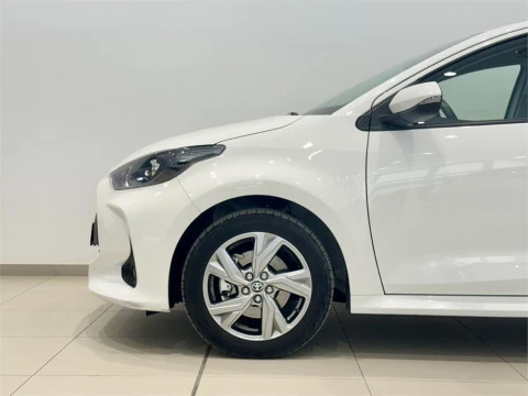 Toyota Yaris ACTIVE PLUS